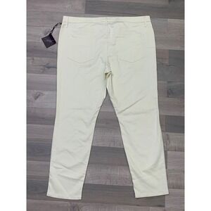 NWT AVA & VIV  'Denim Legging Crop' Women's Size 20 Beige Pants (STAIN)